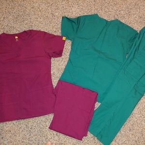 2 sets wonderwink scrubs